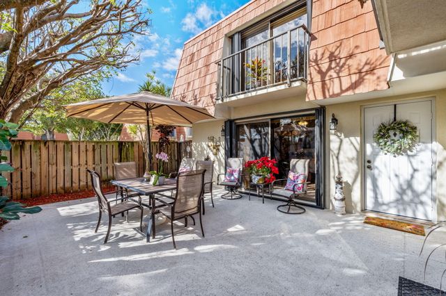 749 Buttonwood Lane, Boynton Beach, FL 33436