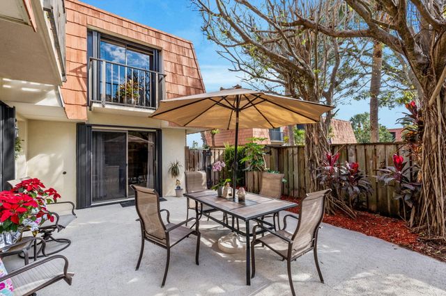 749 Buttonwood Lane, Boynton Beach, FL 33436