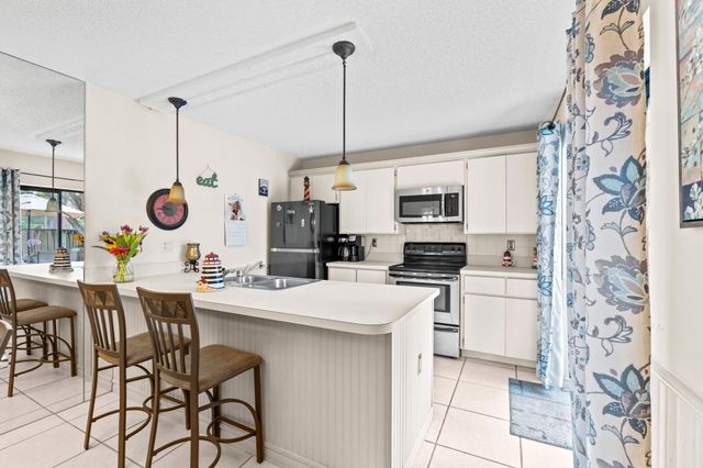 749 Buttonwood Lane, Boynton Beach, FL 33436