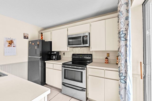 749 Buttonwood Lane, Boynton Beach, FL 33436