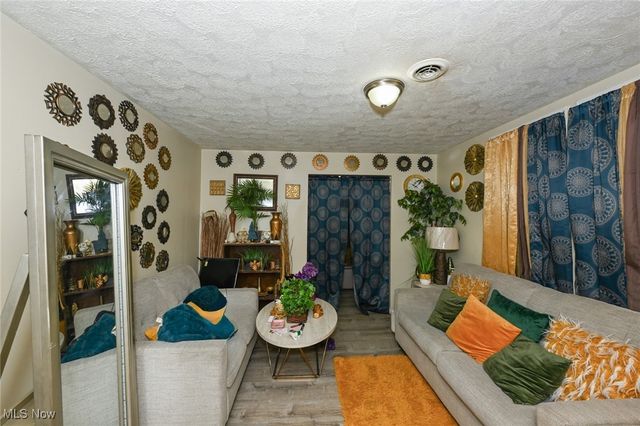 5384 Saint Clair Avenue, Cleveland, OH 44103