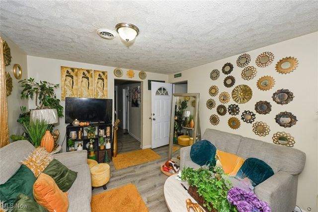 5384 Saint Clair Avenue, Cleveland, OH 44103