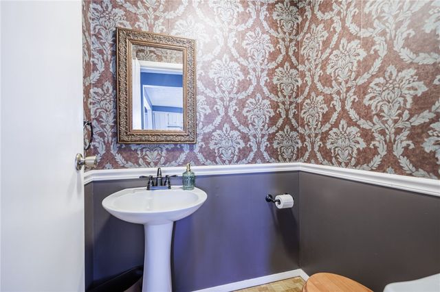 51 Huntington Parkway, Hamlin, NY 14464