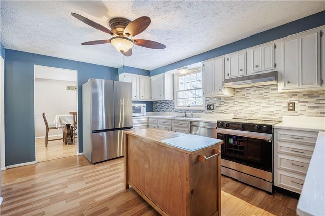 51 Huntington Parkway, Hamlin, NY 14464