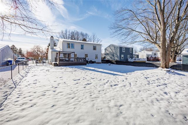 51 Huntington Parkway, Hamlin, NY 14464