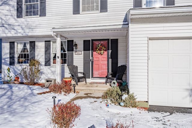 51 Huntington Parkway, Hamlin, NY 14464