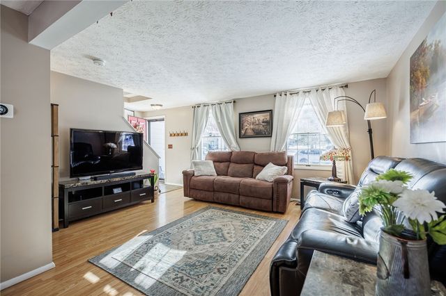 51 Huntington Parkway, Hamlin, NY 14464