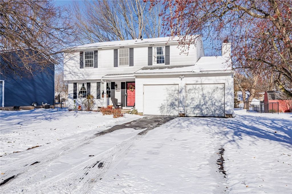 51 Huntington Parkway, Hamlin, NY 14464