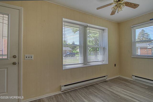 16 Hudson Parkway, Whiting, NJ 08759