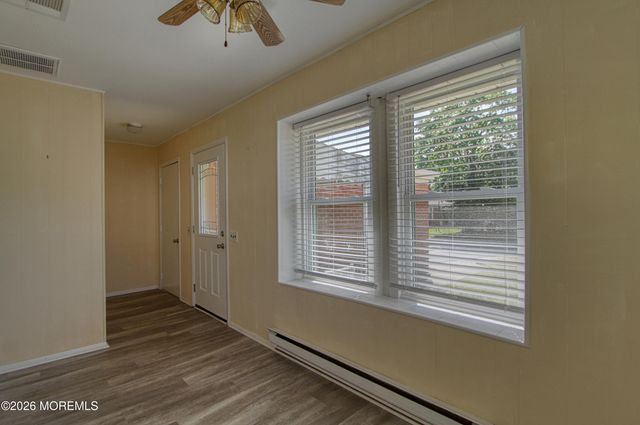 16 Hudson Parkway, Whiting, NJ 08759