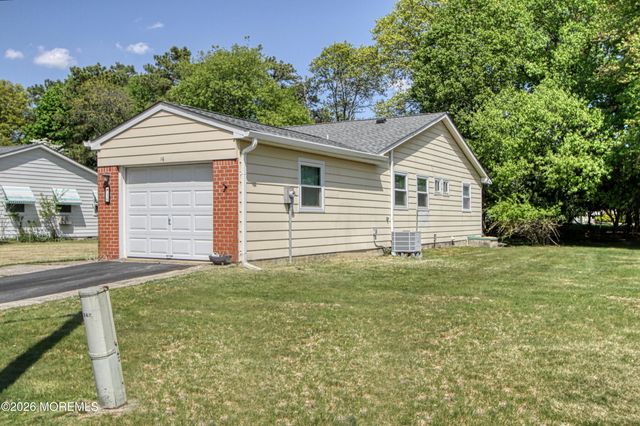 16 Hudson Parkway, Whiting, NJ 08759