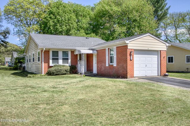 16 Hudson Parkway, Whiting, NJ 08759