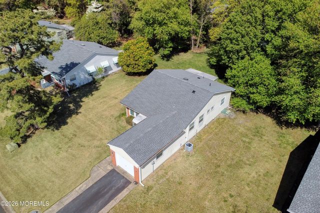 16 Hudson Parkway, Whiting, NJ 08759