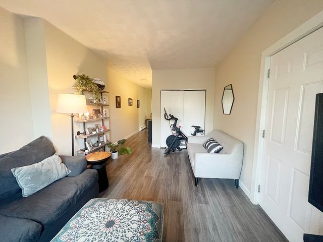 122 London 2, Boston, MA 02128
