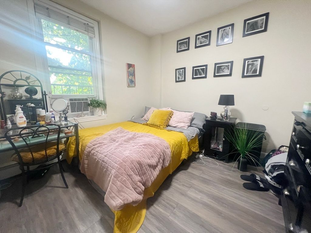 122 London 2, Boston, MA 02128