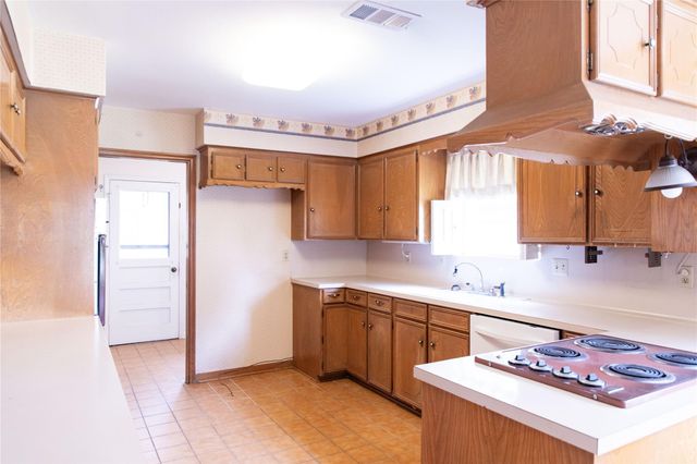 10111 Kerrwood Lane, Houston, TX 77080
