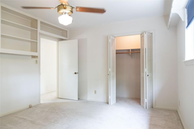 10111 Kerrwood Lane, Houston, TX 77080