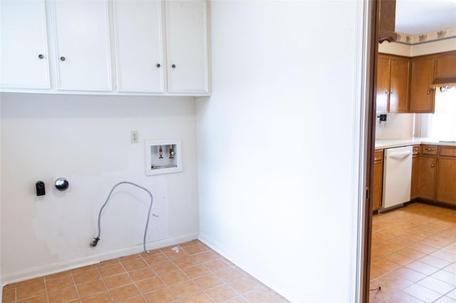 10111 Kerrwood Lane, Houston, TX 77080