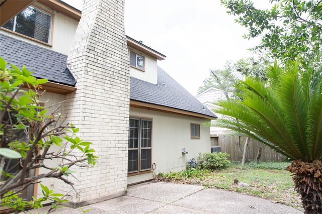 10111 Kerrwood Lane, Houston, TX 77080