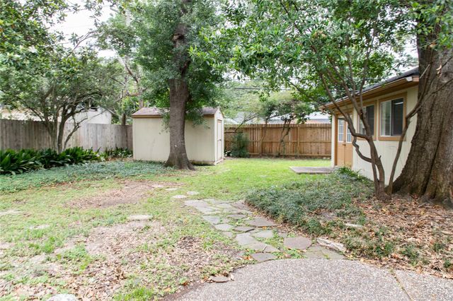 10111 Kerrwood Lane, Houston, TX 77080