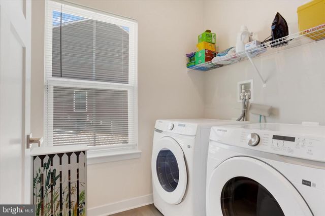 2231 CAROLINE LN, Harrisburg, PA 17110