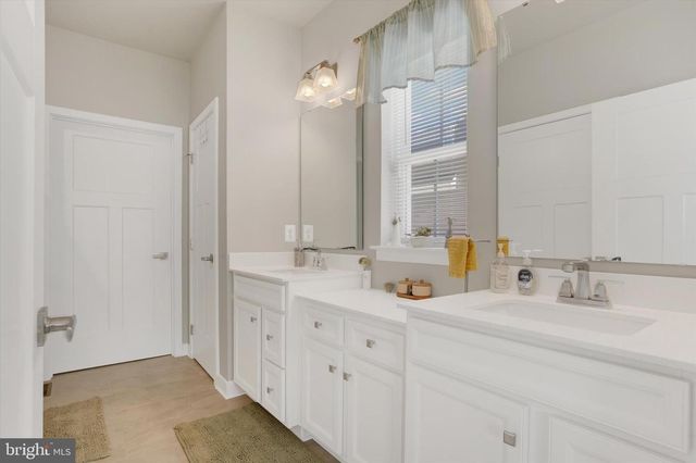 2231 CAROLINE LN, Harrisburg, PA 17110