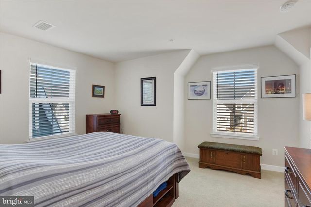 2231 CAROLINE LN, Harrisburg, PA 17110