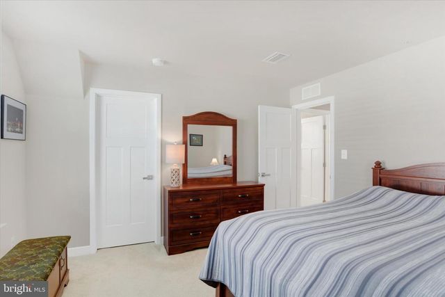 2231 CAROLINE LN, Harrisburg, PA 17110