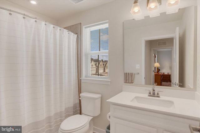 2231 CAROLINE LN, Harrisburg, PA 17110