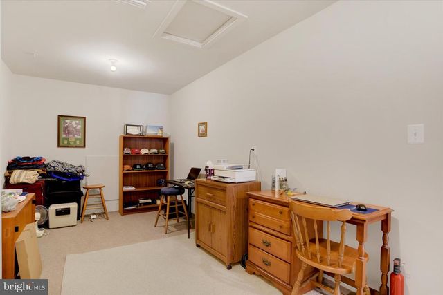 2231 CAROLINE LN, Harrisburg, PA 17110