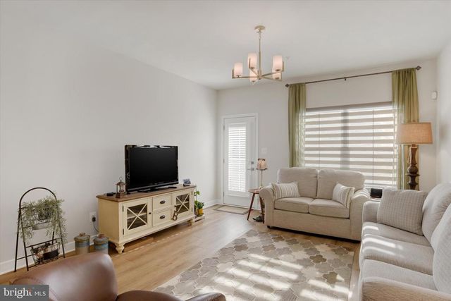 2231 CAROLINE LN, Harrisburg, PA 17110