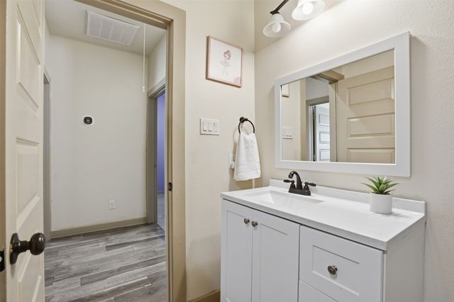 3021 Springview Avenue, Dallas, TX 75216