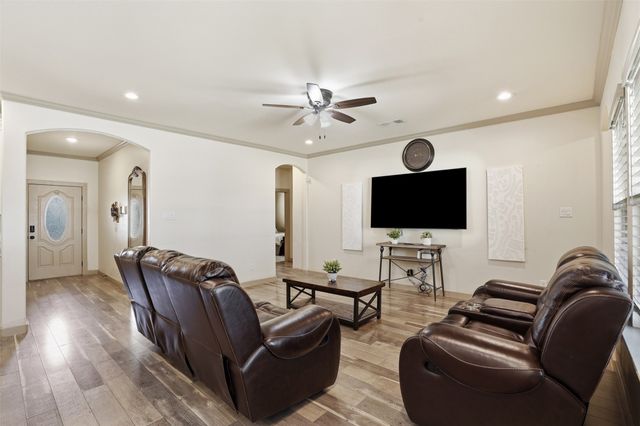 3021 Springview Avenue, Dallas, TX 75216