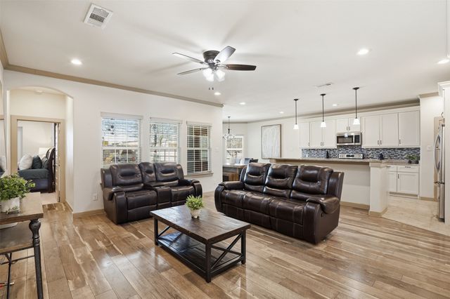 3021 Springview Avenue, Dallas, TX 75216