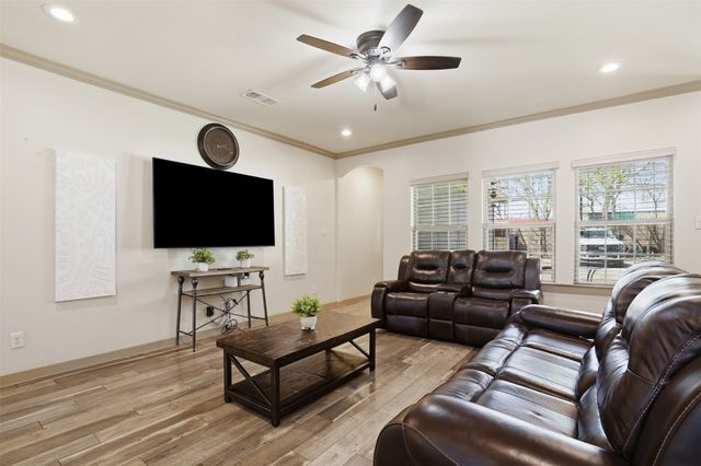 3021 Springview Avenue, Dallas, TX 75216