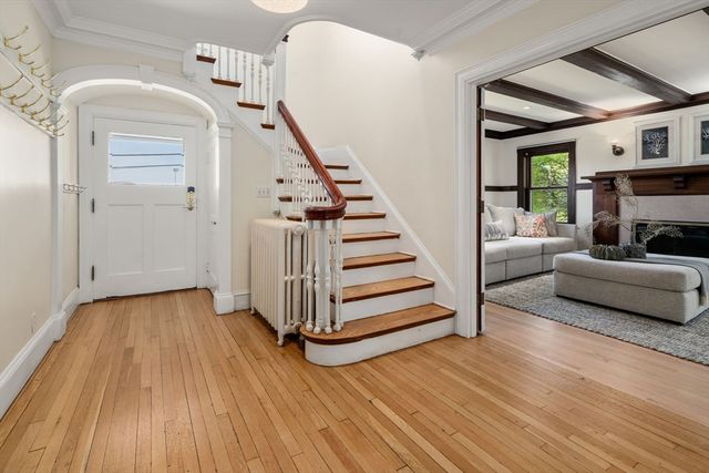 90 Hull St, Newton, MA 02458