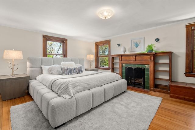 90 Hull St, Newton, MA 02458