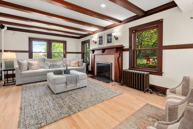 90 Hull St, Newton, MA 02458