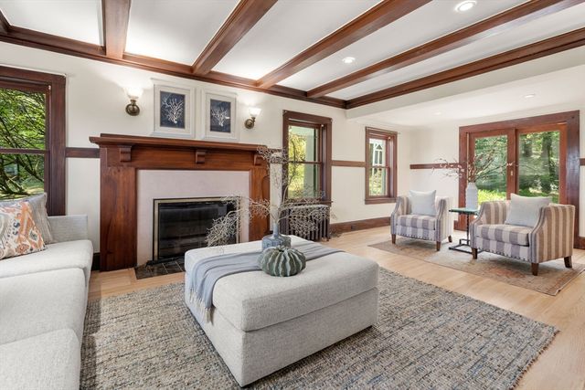 90 Hull St, Newton, MA 02458
