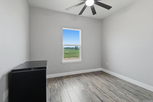 20922 KINNEY RD, Somerset, TX 78069