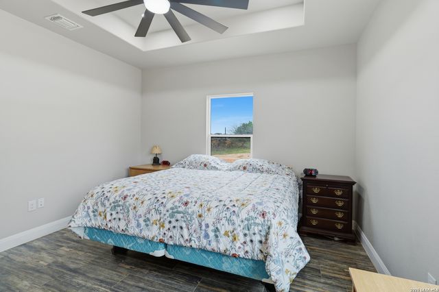 20922 KINNEY RD, Somerset, TX 78069