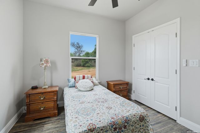20922 KINNEY RD, Somerset, TX 78069