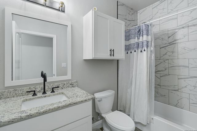 20922 KINNEY RD, Somerset, TX 78069