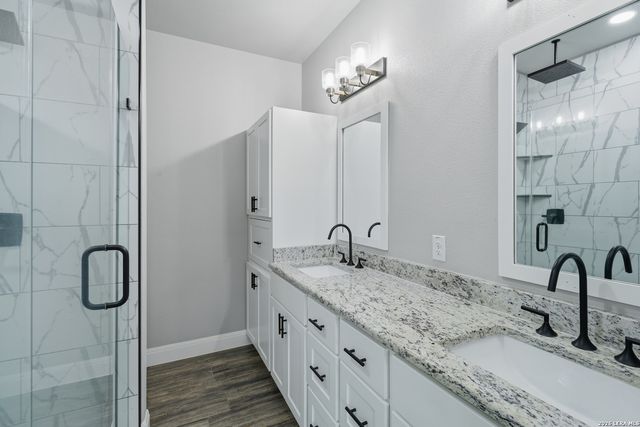 20922 KINNEY RD, Somerset, TX 78069