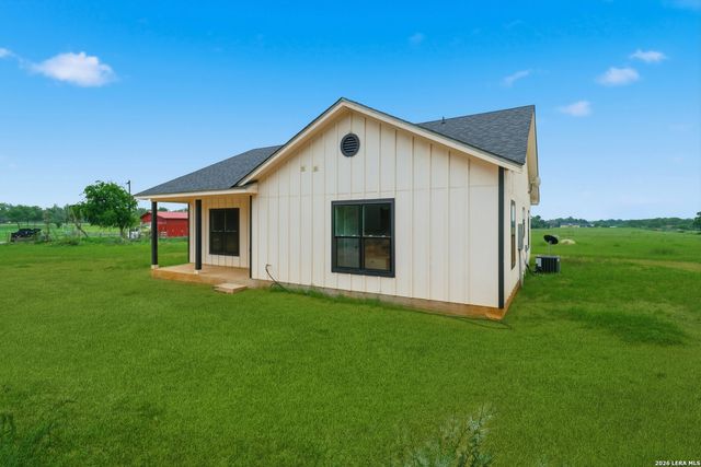 20922 KINNEY RD, Somerset, TX 78069