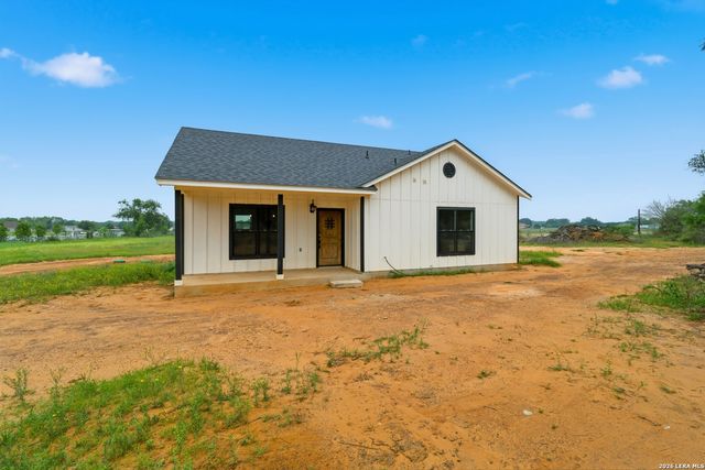 20922 KINNEY RD, Somerset, TX 78069