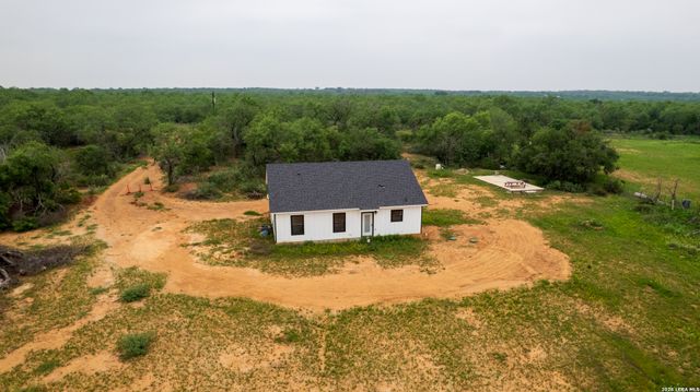 20922 KINNEY RD, Somerset, TX 78069