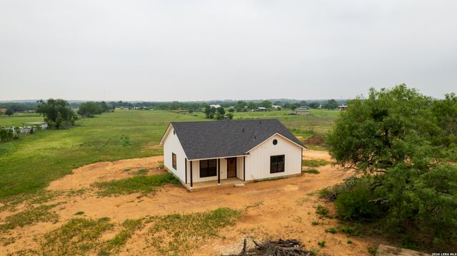 20922 KINNEY RD, Somerset, TX 78069