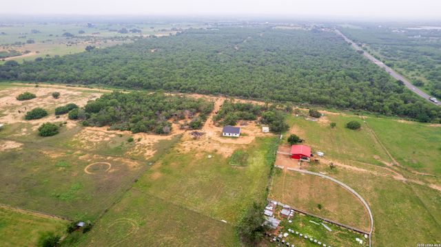 20922 KINNEY RD, Somerset, TX 78069