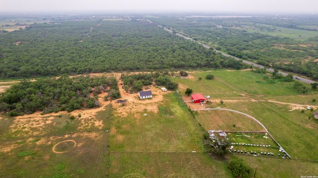 20922 KINNEY RD, Somerset, TX 78069
